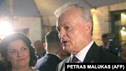 Predsednik Litvanije Gitanas Nauseda i njegova supruga Diana Nausediene pred objavljivanje rezultata predsedničkih izbora, 26. maj 2024.