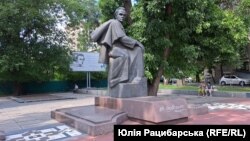 Пам'ятник Шевченкові в Дніпрі також встановлений з ініціативи Івана Шулика