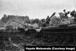 Tanks photographed by Matsumoto when he served in the Soviet military in 1985