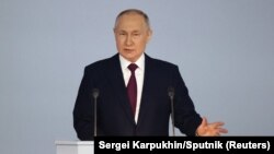 Vladimir Putin rostește discursul anual în fața Adunării Federale, Moscova, Rusia, 21 februarie 2023. Anul trecut, în anul invaziei la scară largă a Ucrainei, președintele rus nu a ținut în parlament discursul despre starea națiunii ruse.