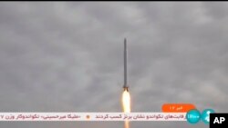 صحنه پرتاب ماهواره‌بر «قاصد» که از تلویزیون جمهوری اسلامی پخش شد