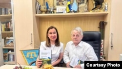 Журналист Гаяна Юксель и лидер крымскотатарского народа Мустафа Джемилев