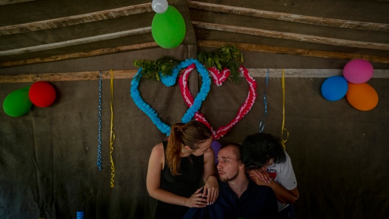 'Vidim osjećajima': Vjenčanje ukrajinskog vojnika oslijepljenog u ratu