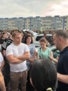 Мэр Краснодара Евгений Наумов и протестующие против отключения света. 20 июля 2024 года