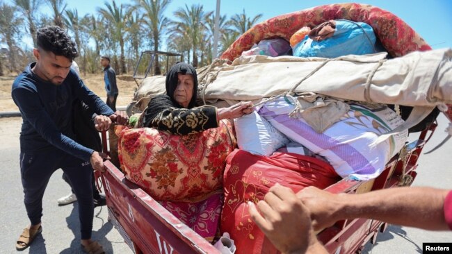 Banorët duke u larguar nga qyteti Rafah. Maj 2024.