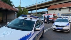 Vozila policije i hitne pomoći u blizini mesta sudara dva voza, Beograd, 17. maj 2023.