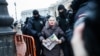 Петербург: сына кандидатки в губернаторы будут судить за "дискредитацию"