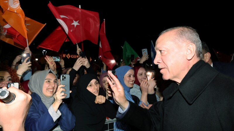 Нозирони САҲА: Интихоботи Туркия озоду воқеӣ набуд