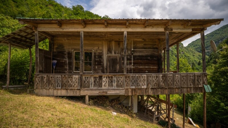 Можно ли спасти от разрушения старинные деревянные дома в Грузии?
