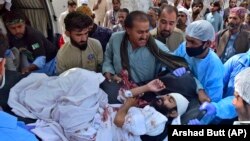 Dozens Killed During Two Attacks On Worshippers in Pakistan