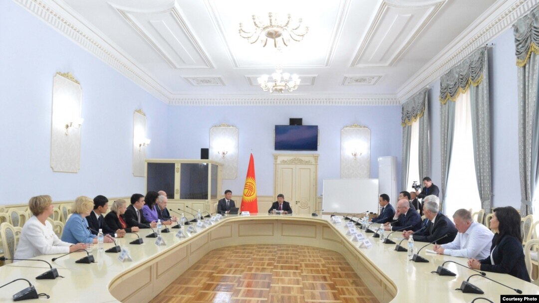 Акылбек Жапаров менен КМШга мүчө өлкөлөрдүн улуттук маалымат агенттиктеринин башчылары менен жолугушуусу. 