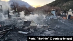 Zgarište, nakon požara u kojem su stradale četiri osobe, od kojih su tri maloljetne. (Foto: Barinfo)