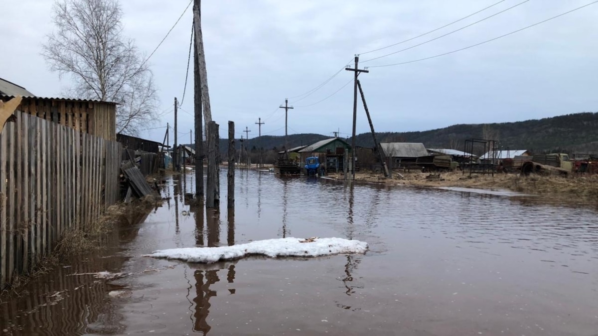 Власти Иркутской области обещают заплатить 100 тысяч рублей за разрушенный  дом