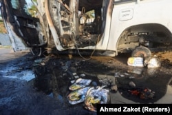 Автомобилът в който по информация на Световната централна кухня са били убити нейни служители, включително чужденци, при израелски въздушен удар в Дейр ал-Балах, в централната част на Ивицата Газа, 2 април 2024 г.