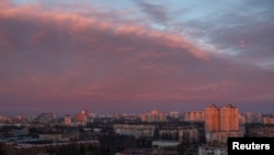 A view of the city at sunrise during an air raid alert, amid Russia’s attack on Ukraine, in Kyiv, Ukraine March 29, 2024. REUTERS/Gleb Garanich