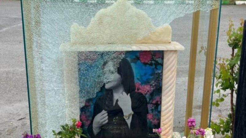 Vandalizohet varri i Mahsa Aminit, familja akuzon Qeverinë e Iranit
