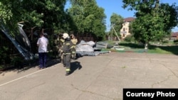 Спасатели на месте инцидента, фото из телеграм-канала главы Краснодара Евгения Наумова