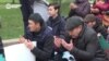 Родственники задержанных по «Кемпир-Абадскому делу» снова вышли на митинг в Бишкеке – в годовщину расстрела в Аксыйском районе