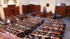 Novi premijer Hristijan Mickoski najavio je "furiozan start" sa skupštinske govornice. Fotografija za sjednice Skupštine 23. juna 2024.