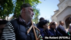  მოქალაქეთა ნაწილი ქაშვეთის ეკლესიასთან ოჯახის სიწმინდის დღეს აღნიშნავს. 17 მაისი