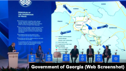 Грузия - Премьер-министр Армении Никол Пашинян выступает на форуме «Шелковый путь», Тбилиси, 26 октября 2023 г.