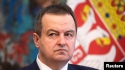 Ivica Dačić je, kao koalicioni partner Srpske napredne stranke, trenutno na funkciji ministra spoljnih poslova Srbije. Njegova stranka na parlamentarne izbore 17. decembra izlazi samostalno.