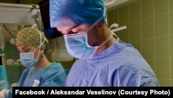 Александар Веселинов, доктор по медицина