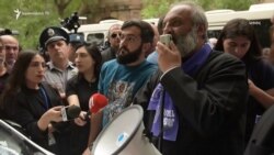 Բագրատ սրբազանը չի արձագանքի Մարուքյանի հեռակա մեղադրանքներին. «Եթե ուղիղ ասելիք ունի, թող գա ասի»