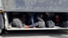 Në mesin e majit të vitit 2021, tetë emigrantë u gjetën në një kamion që transportonte patate nga Greqia në Beograd, në kufirin midis Maqedonisë së Veriut dhe Serbisë.