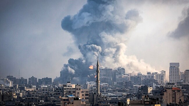 "Jemi lodhur duke ikur nga lufta": Ukrainasit mes konfliktit Izrael-Hamas