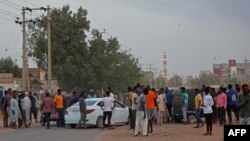 Stanovnici Kartumu na ulicama dok borbe ne prestaju, 16. april
