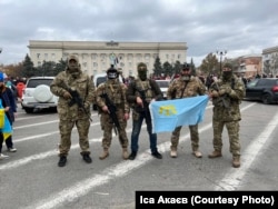 Иса Акаев с товарищами на Майдане в Киеве