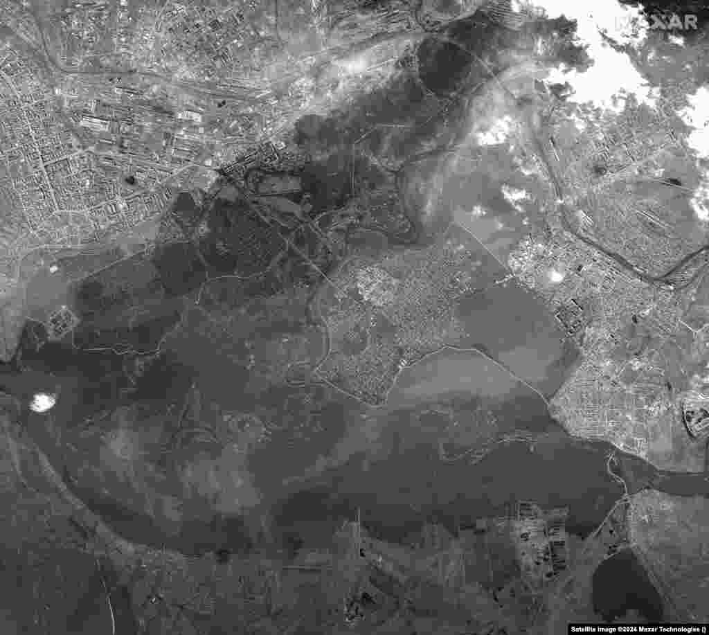 Река Урал в Орске до паводков и после их прихода. По состоянию на 10 апреля затоплены 12 817 домов и 14 969 приусадебных участков