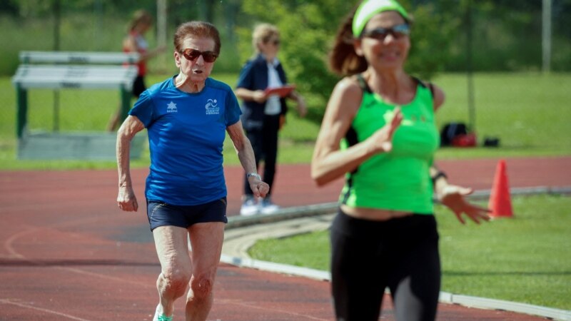 Mosha s’e ndalon mbretëreshën 90-vjeçare italiane të vrapimit