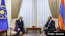 ՀԱՊԿ գլխավոր քարտուղար Իմանգալի Տասմագամբետովը և Հայաստանի արտաքին գործերի նախարար Արարատ Միրզոյանը, արխիվ
