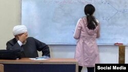 حضور دختران دانشجو بدون حجاب اجباری در دانشگاه‌ها