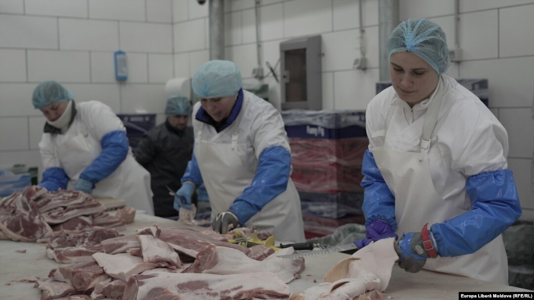 Consumul de carne provenită de la porci crescuți în România scade semnificativ, de la an la an.