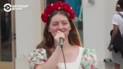 "Очень душа болит и хочется помогать, чем можем": брат и сестра поют на улицах Лос-Анджелеса в помощь Украине