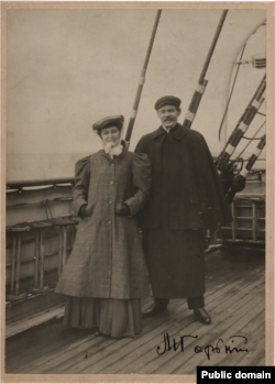 Максим Горький и Мария Андреева на пути в Америку. Борт парохода Kaiser Wilhelm der Grosse. Апрель 1906 г.