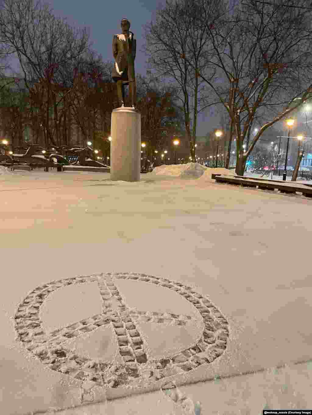 A peace sign scraped into the snow in St. Petersburg. The Wake Up Russia Telegram channel focuses on dissent within Russia, but also features some of the many creative acts of defiance by Russians abroad.