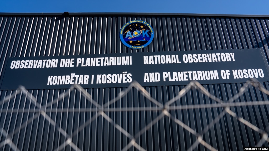 Ndërtesa e Observatorit dhe Planetariumi Kombëtar të Kosovës në fshatin Rashincë, Shtime.