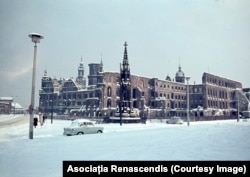 The partially ruined Dresden Castle as seen in 1970