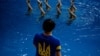 Українські плавці-олімпійці беруть участь у тренуванні в Києві 6 квітня 2023 року
