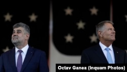 Marcel Ciolacu (stânga) și colegii săi din Birou Permanent Naţional al PSD discută la ora 11:00 despre proiectul de lege al PNL prin care preşedintele Klaus Iohannis (dreapta) ar putea candida la alegerile parlamentare de pe 1 decembrie.