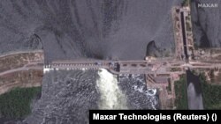 Спадарожнікавы здымак Кахоўскай ГЭС да разбурэньня, 28 траўня 2023 году, Maxar Technologies