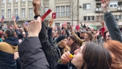 'Ne krađi': Hiljade demonstranata traže poništenje izbora u Srbiji