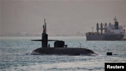 На фото, опублікованому ВМС США, показано підводний човен з керованими ракетами USS Florida, здатний нести десятки ракет «Томагавк»