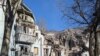 Пошкоджений російським обстрілом будинок у Запоріжжі, 2 березня 2023 року