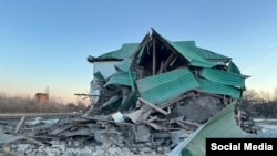 На цьому місці в селищі Великий Бурлук був залізничний вокзал, архівне фото