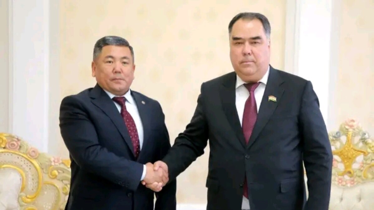 когда будут каникулы в таджикистане